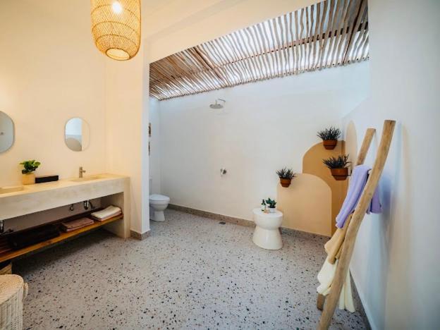 Villa Dadirri - In The Heart Of Seminyak - Walking Distance From Restaurants, Bars And Beach - Perfect Location Esterno foto